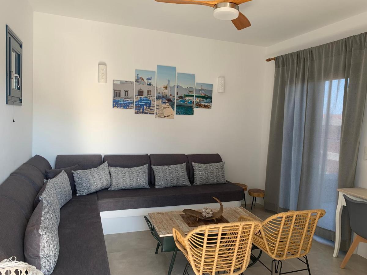 Paros-Memories-Neubau-Villen, Sportpool Aspro Chorio Dış mekan fotoğraf