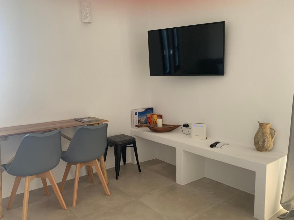 Paros-Memories-Neubau-Villen, Sportpool Aspro Chorio Dış mekan fotoğraf