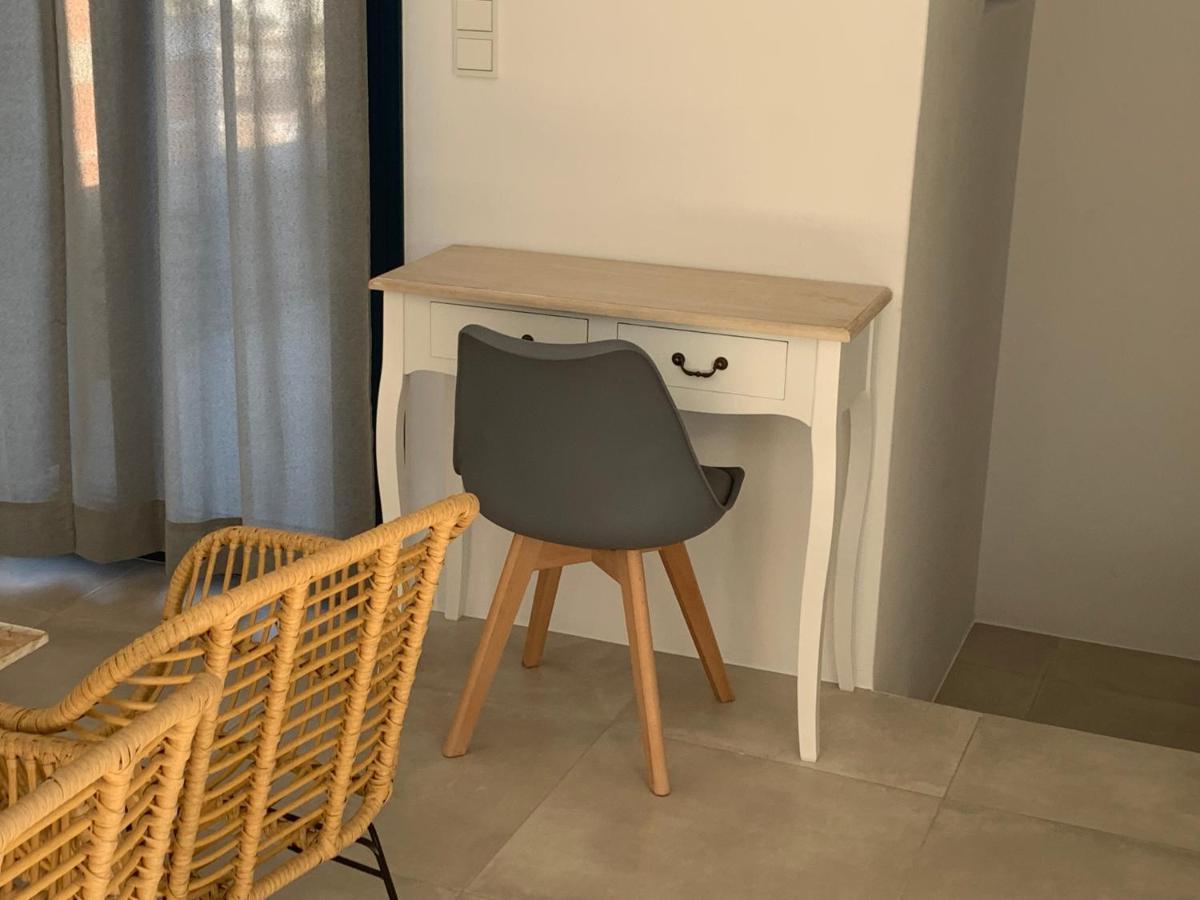 Paros-Memories-Neubau-Villen, Sportpool Aspro Chorio Dış mekan fotoğraf